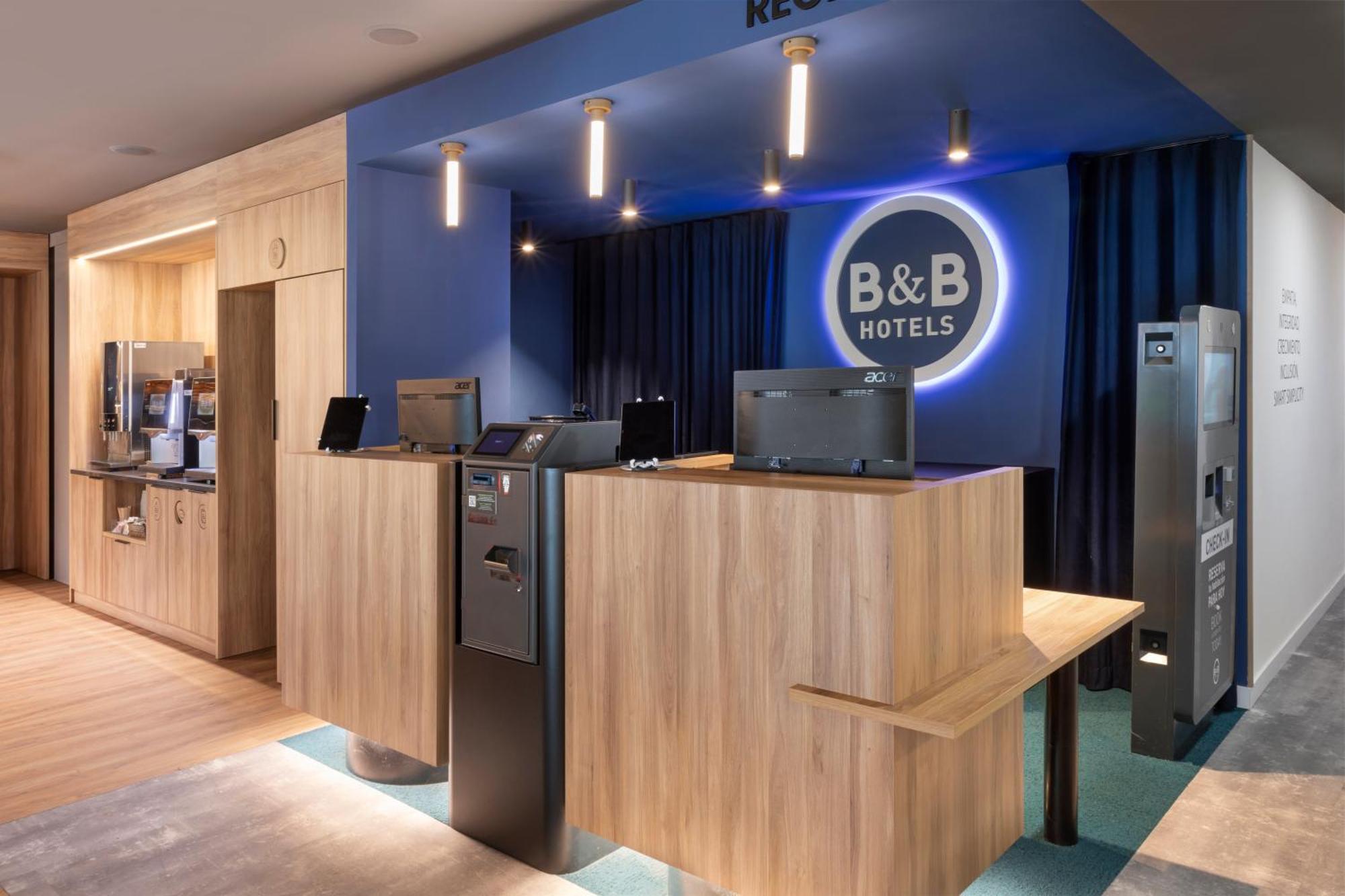 B&B Hotel Barcelona Rubi Exterior photo