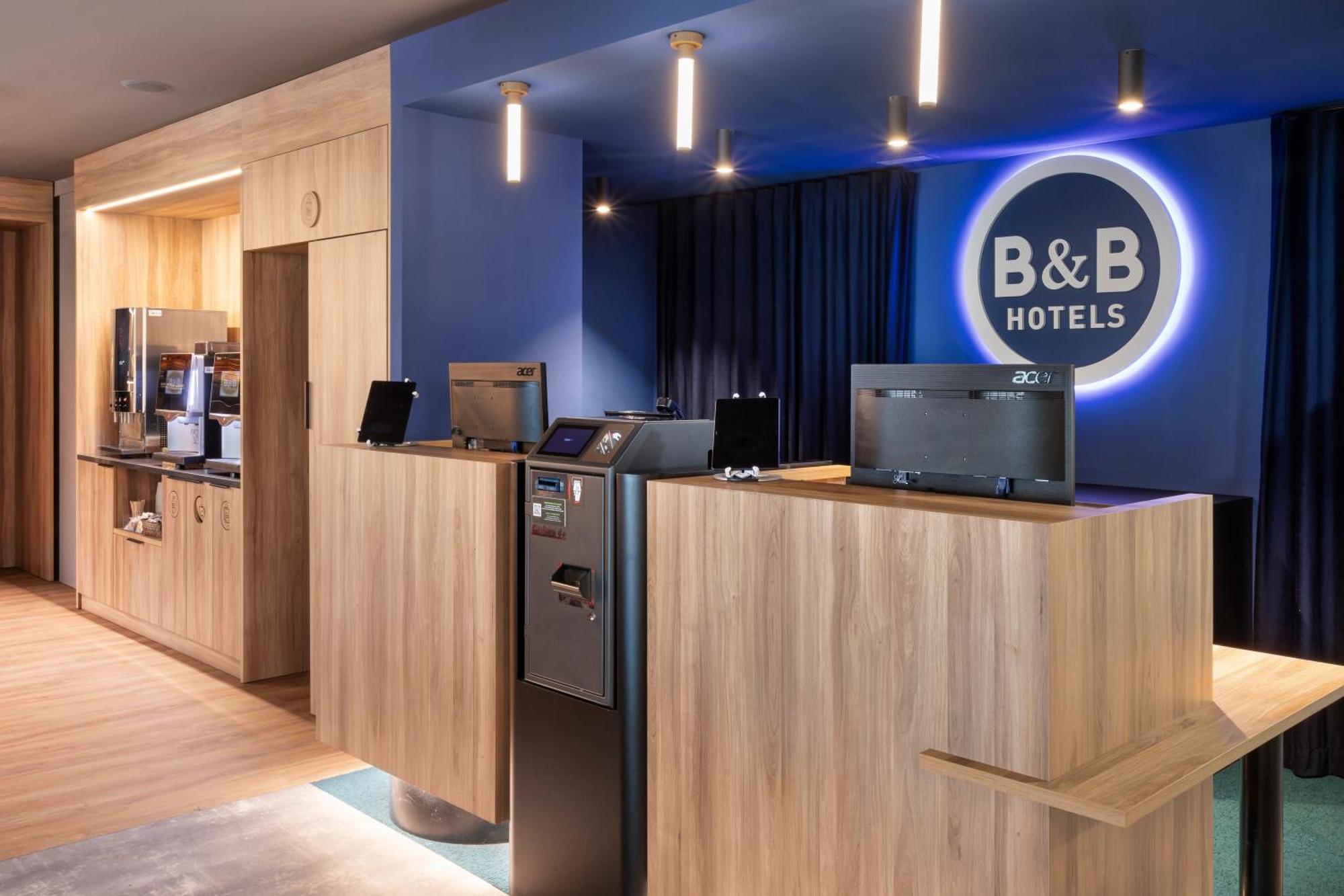 B&B Hotel Barcelona Rubi Exterior photo