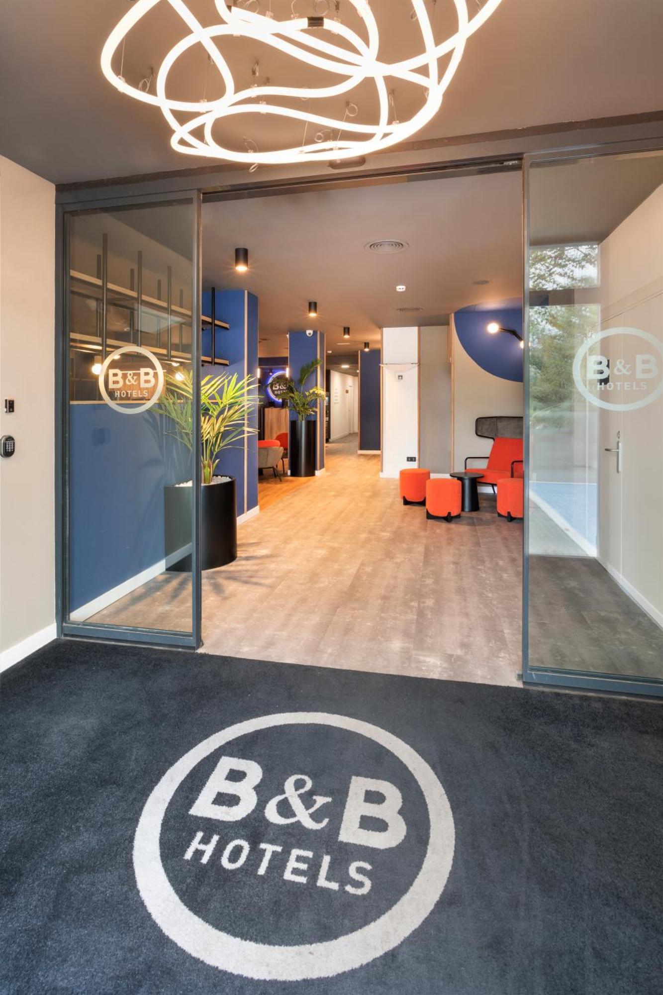 B&B Hotel Barcelona Rubi Exterior photo
