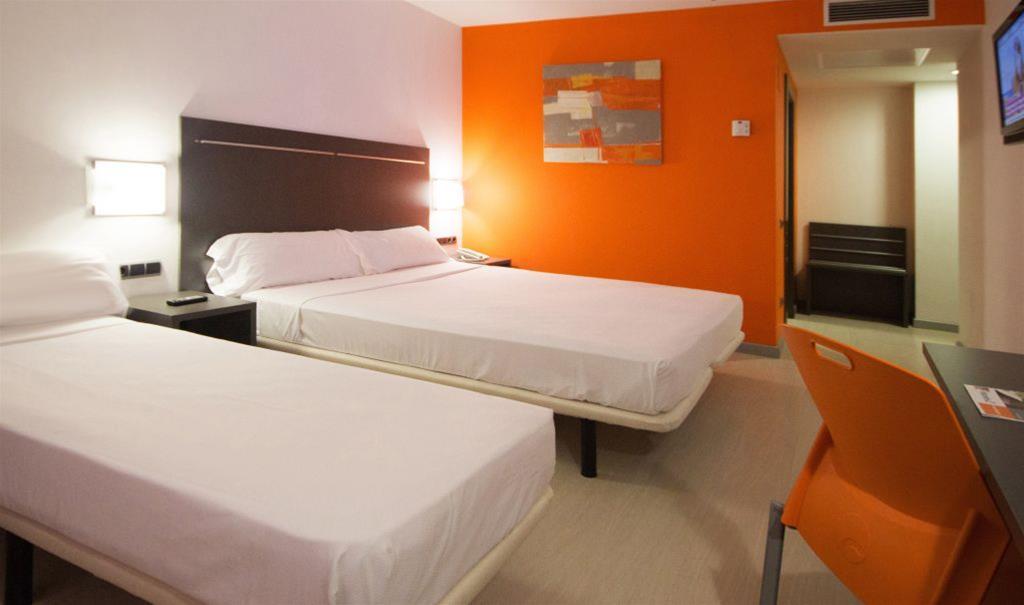 B&B Hotel Barcelona Rubi Exterior photo