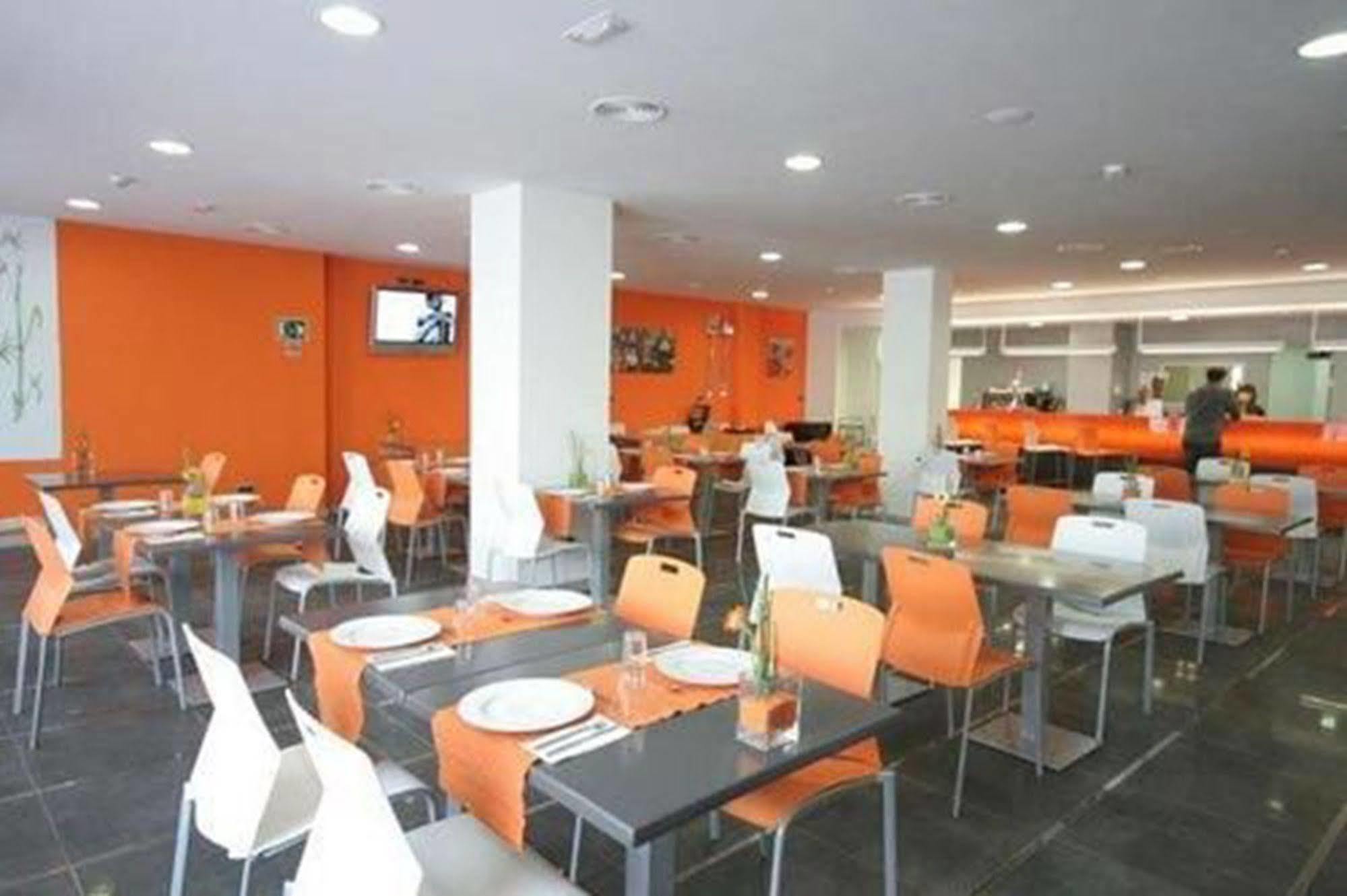 B&B Hotel Barcelona Rubi Restaurant photo